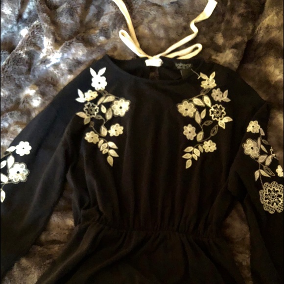🌸NWT TOPSHOP SUPER SOFT EMBROIDERED BOHO DRESS! - Picture 5 of 8